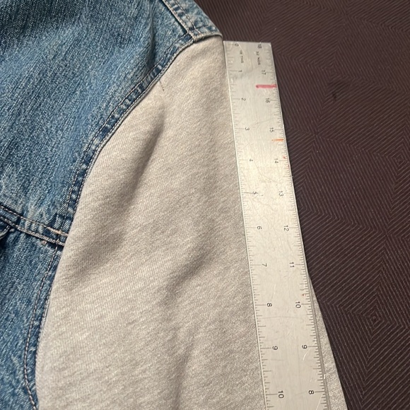 Mid weight denim Varsity jacket - ends a bit below the waist! - Picture 10 of 10